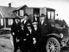 Samling utanför Julias matservering omkr. 1924